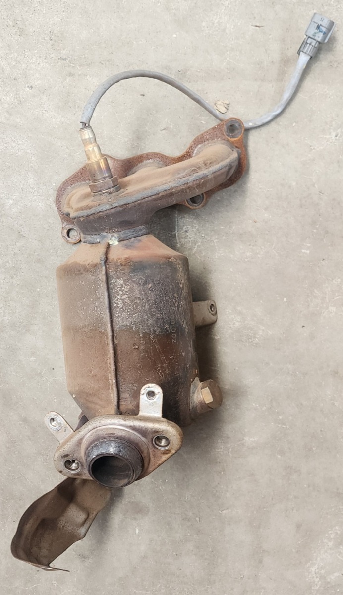 KWID 1.0 CATALATIC CONVERTER
