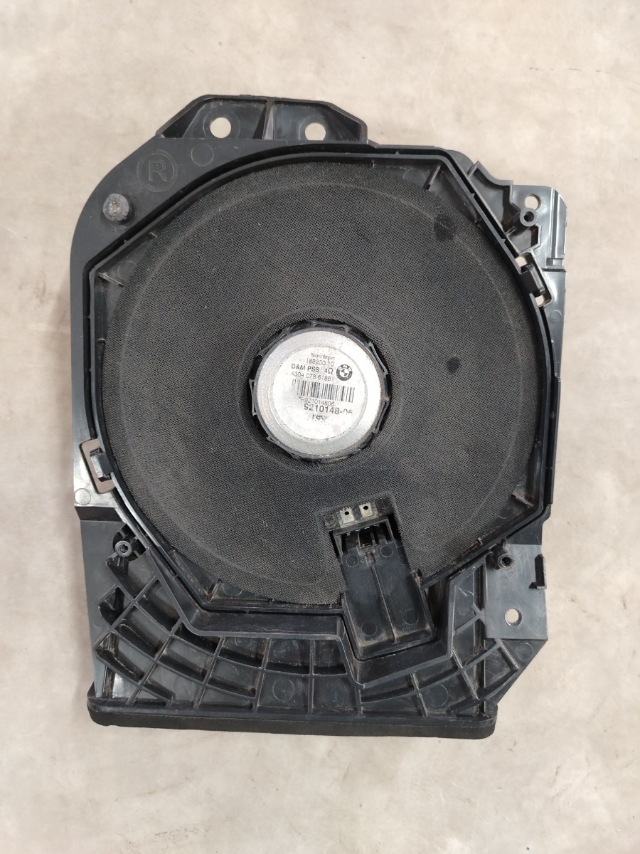 2017 BMW 320I F30 CENTRAL BASS SPEAKER (R)