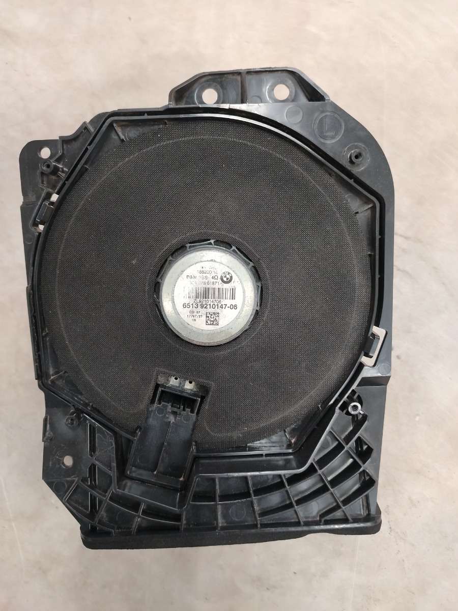 2017 BMW 320I F30 CENTRAL BASS SPEAKER (L)