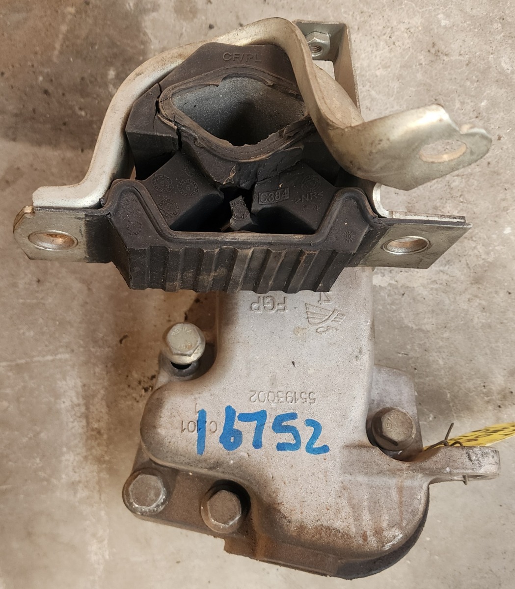 PANDA 1.2 ENGINE MOUNTING