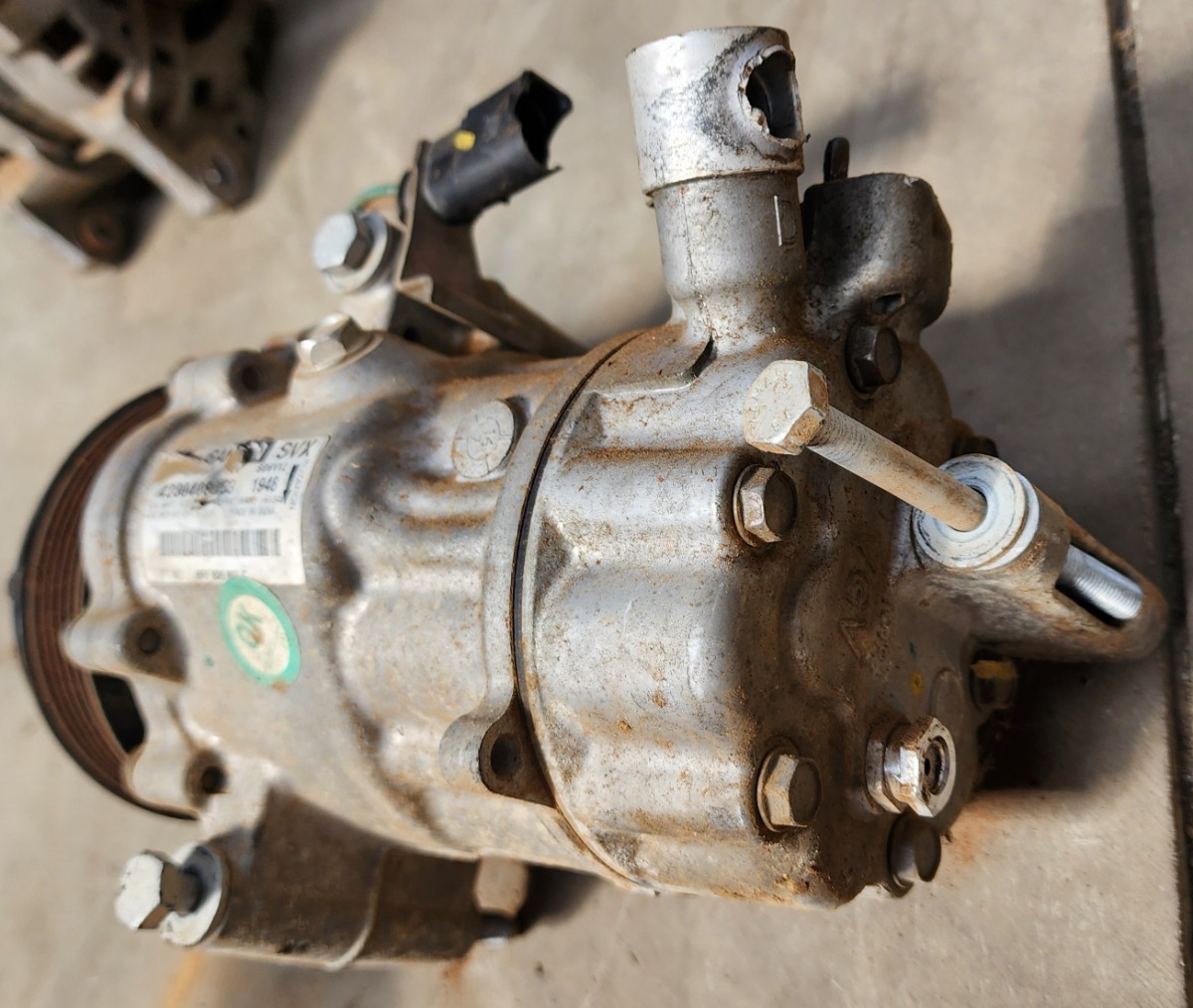 POLO CWX AIRCON PUMP
