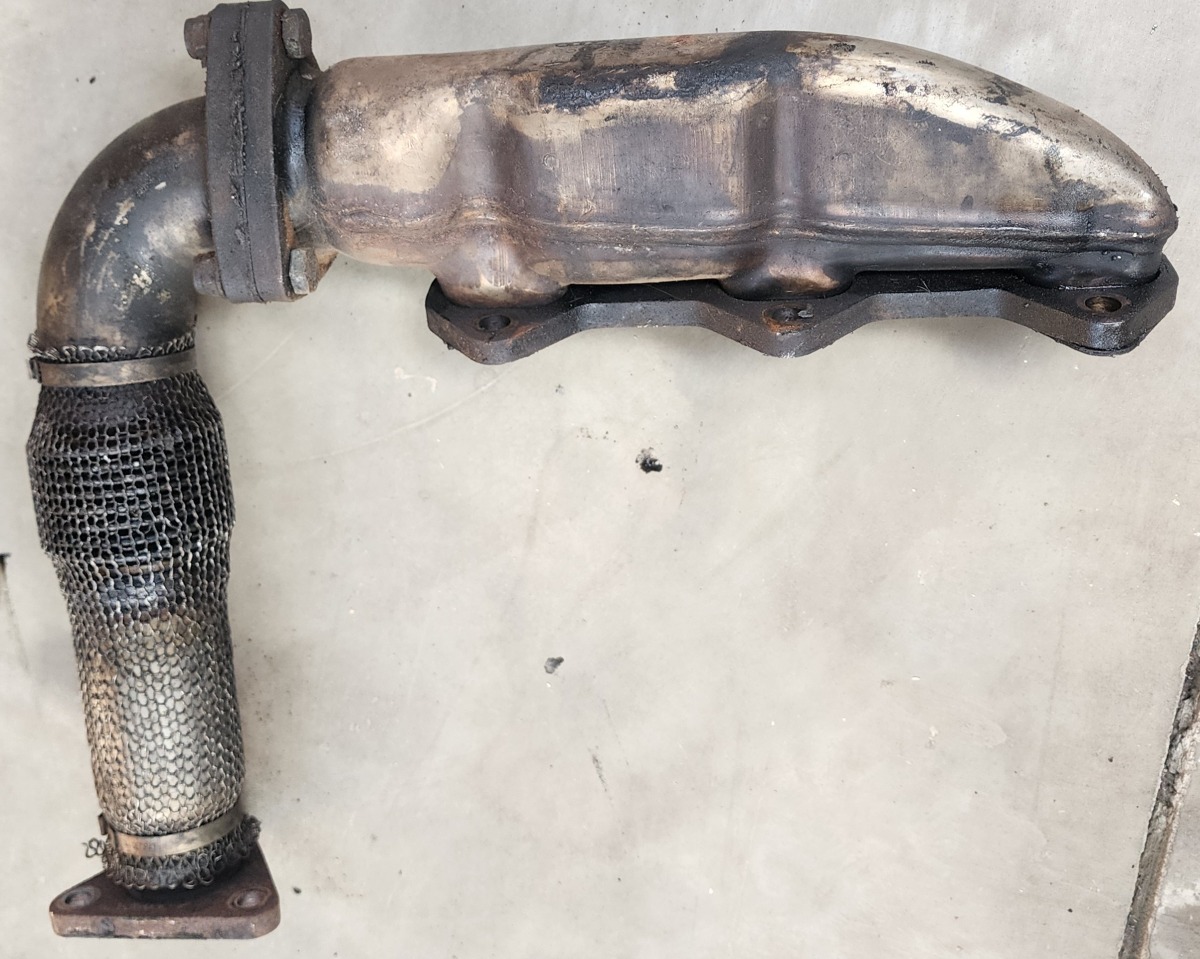 A6 BZC LEFT EXHAUST MANIFOLD