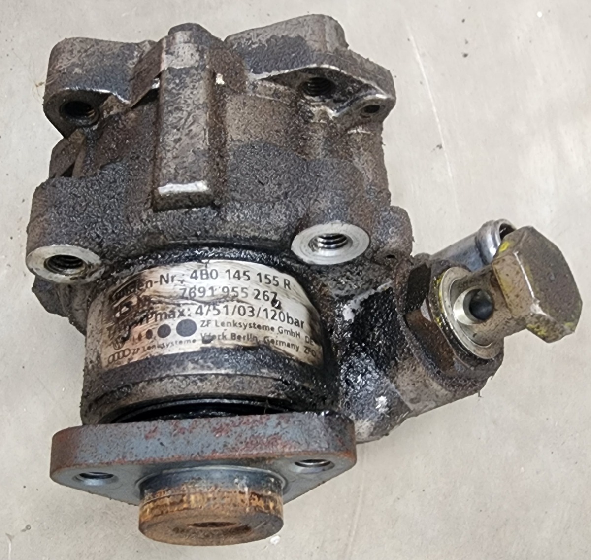A6 BZC STEERING PUMP