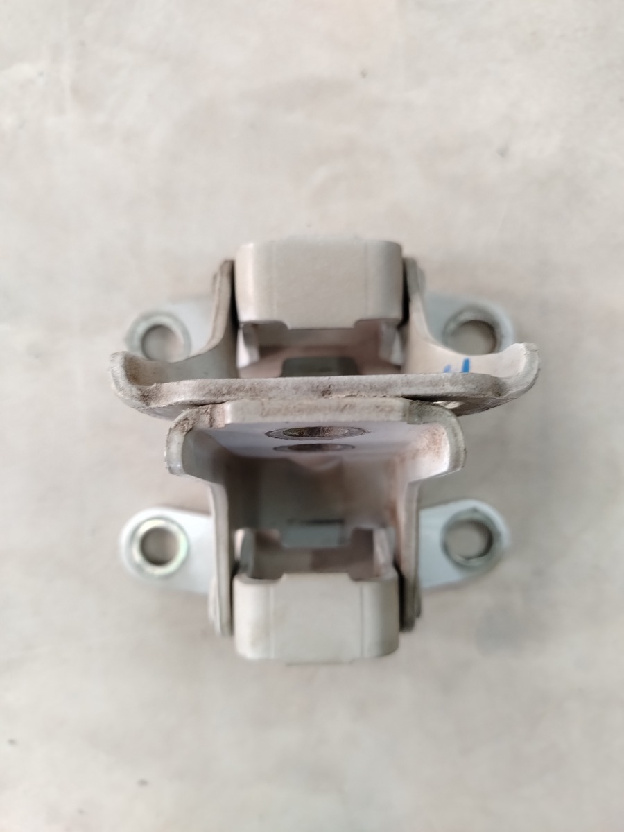 2011 CHEV SPARK 1.2LS FRONT DOOR HINGE SET