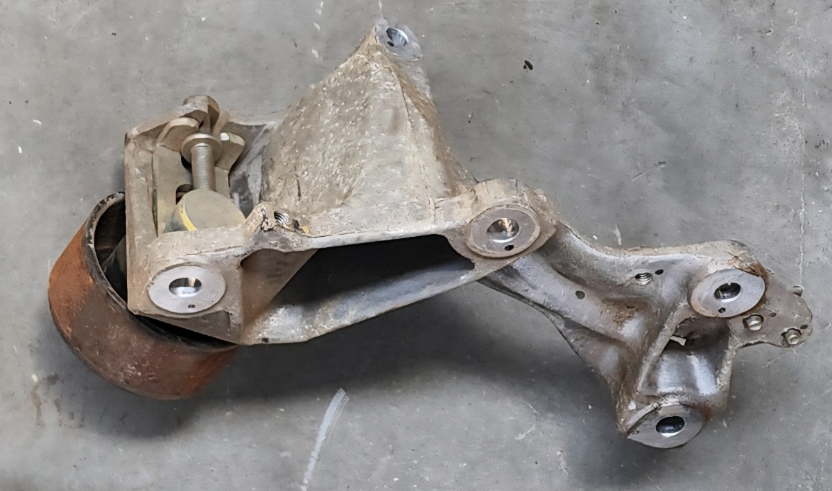GO 1.2 ALTINATOR BRACKET