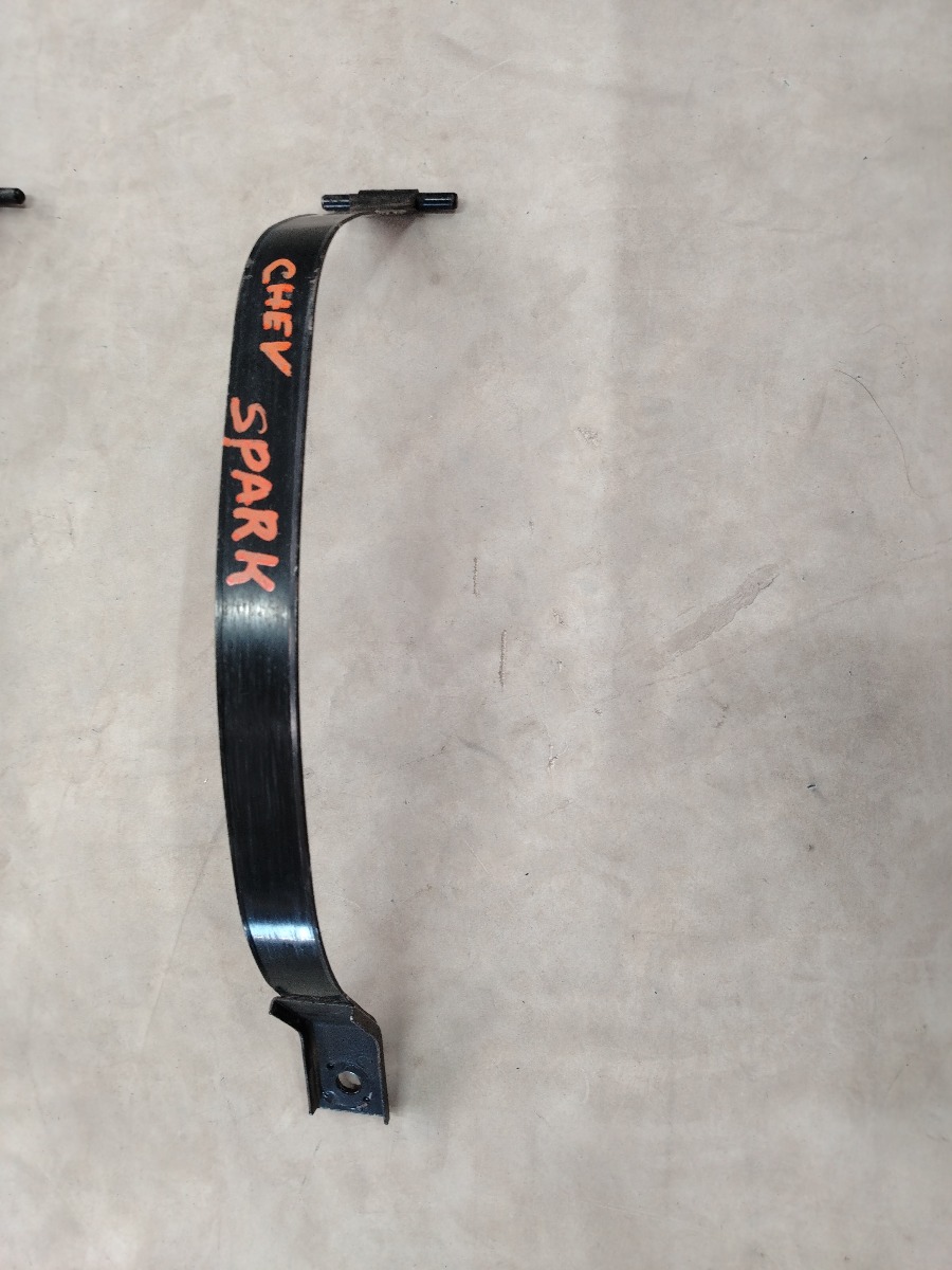 2011 CHEV SPARK 1.2LS FUEL TANK STRAP L/S