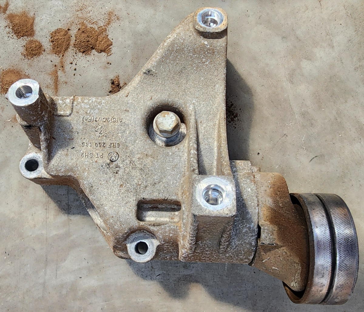 POLO CLP COMPRESSOR BRACKET