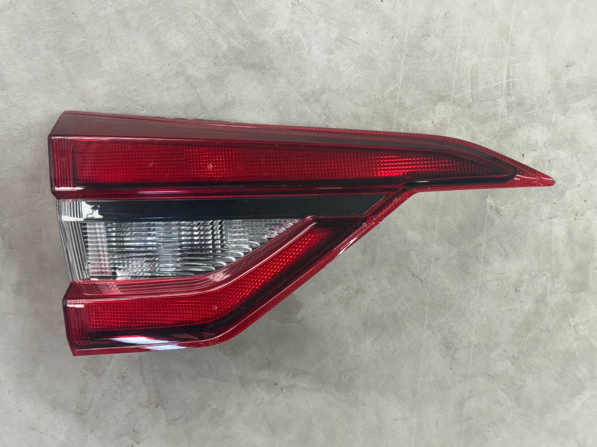 MAGNITE INNER TAIL LIGHT LEFT