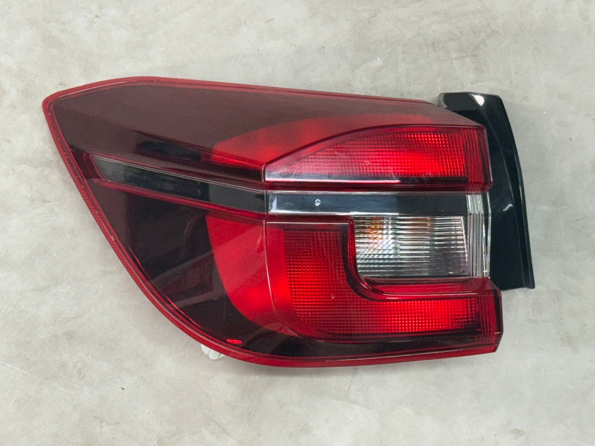 2024 Magnite Acenta Tail Light Left Out