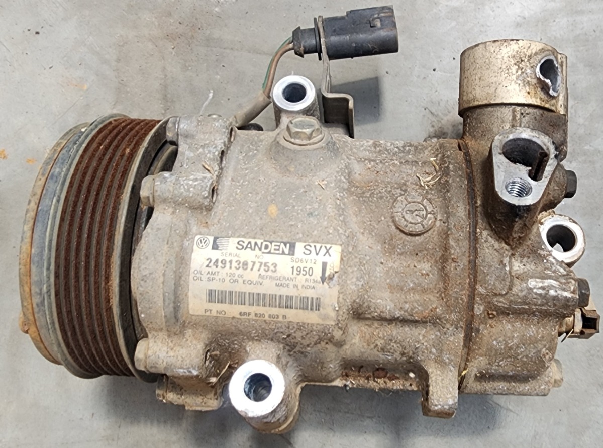 POLO CLP AIRCON PUMP