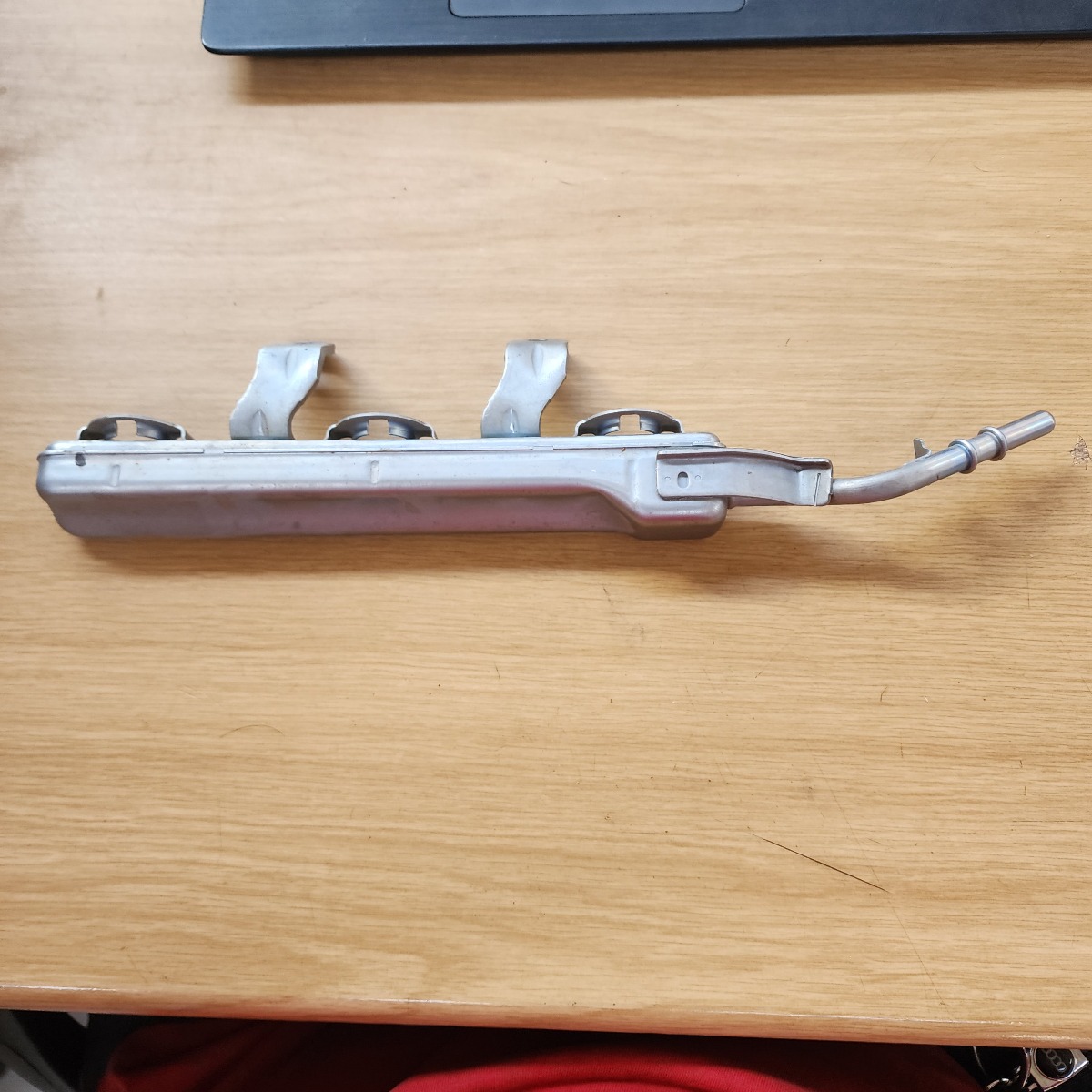 AGYA 1.0I INJECTOR RAIL