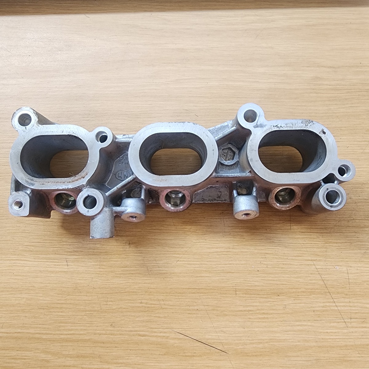 AGYA 1.0I INTAKE MANIFOLD INSULATOR