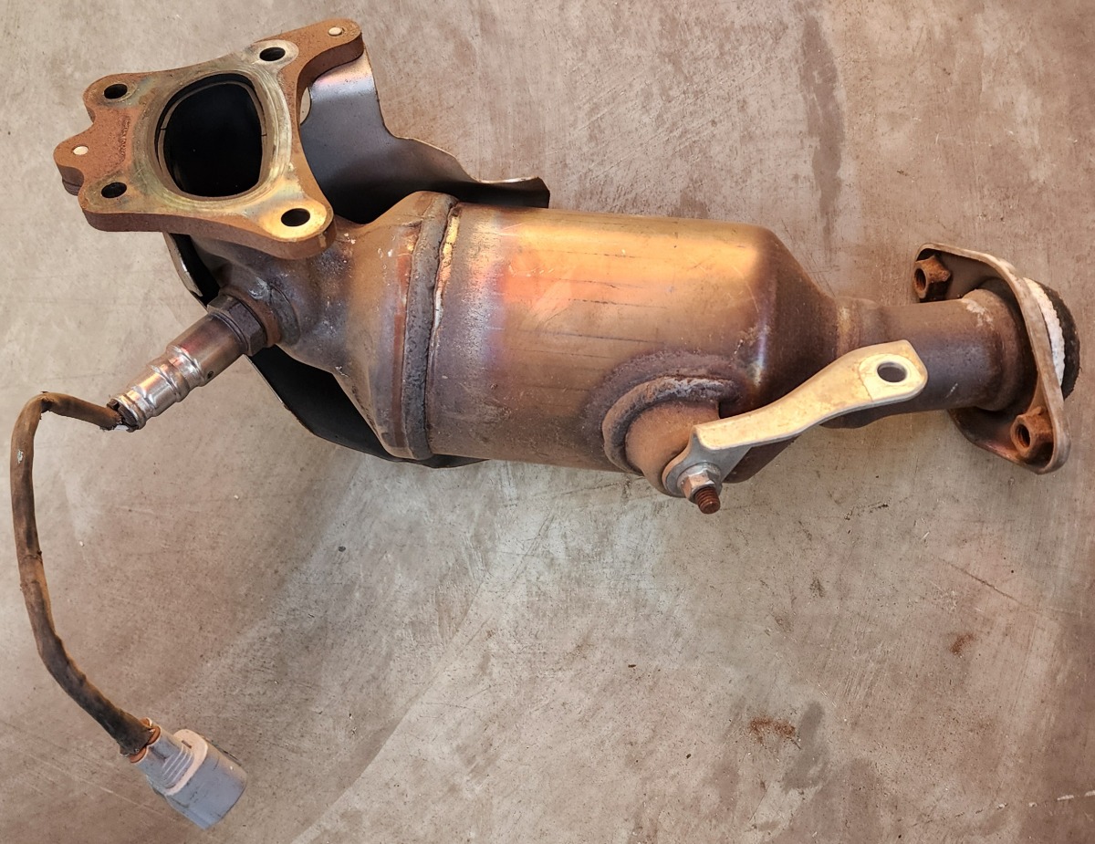 AGYA 1.0I EXHAUST MANIFOLD WITH CATALYTIC