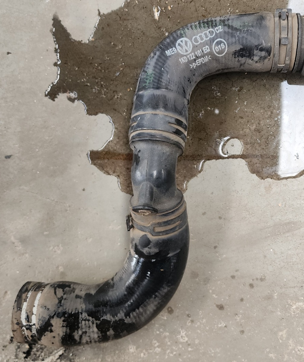TT BUB 3.2 RADIATOR COOLANT HOSE