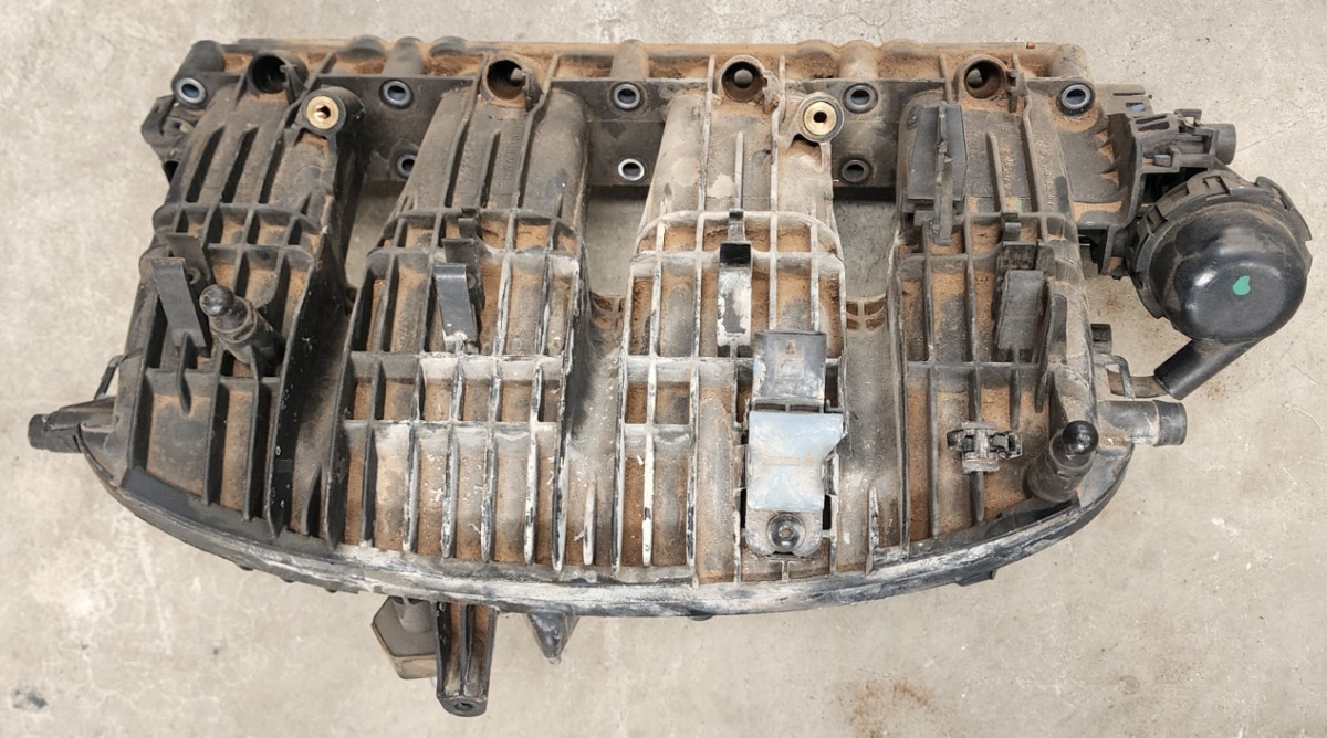 A4 DEM INTAKE MAIFOLD