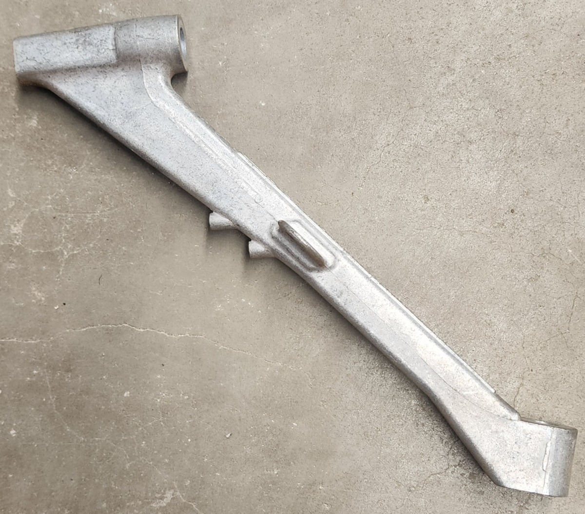 A4 DEM INTAKE MANIFOLD SUPPORT BRACKET