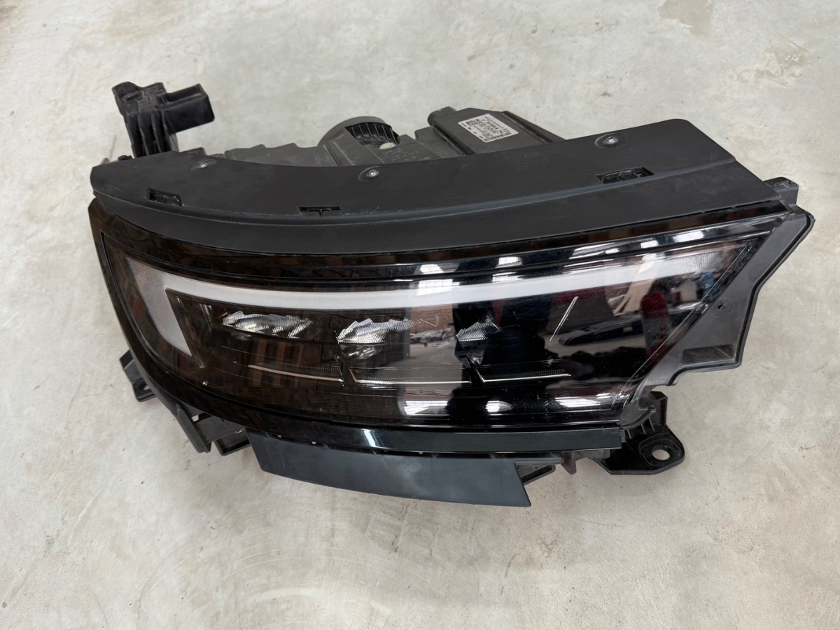 Opel Mokka  Right Headlamp LED