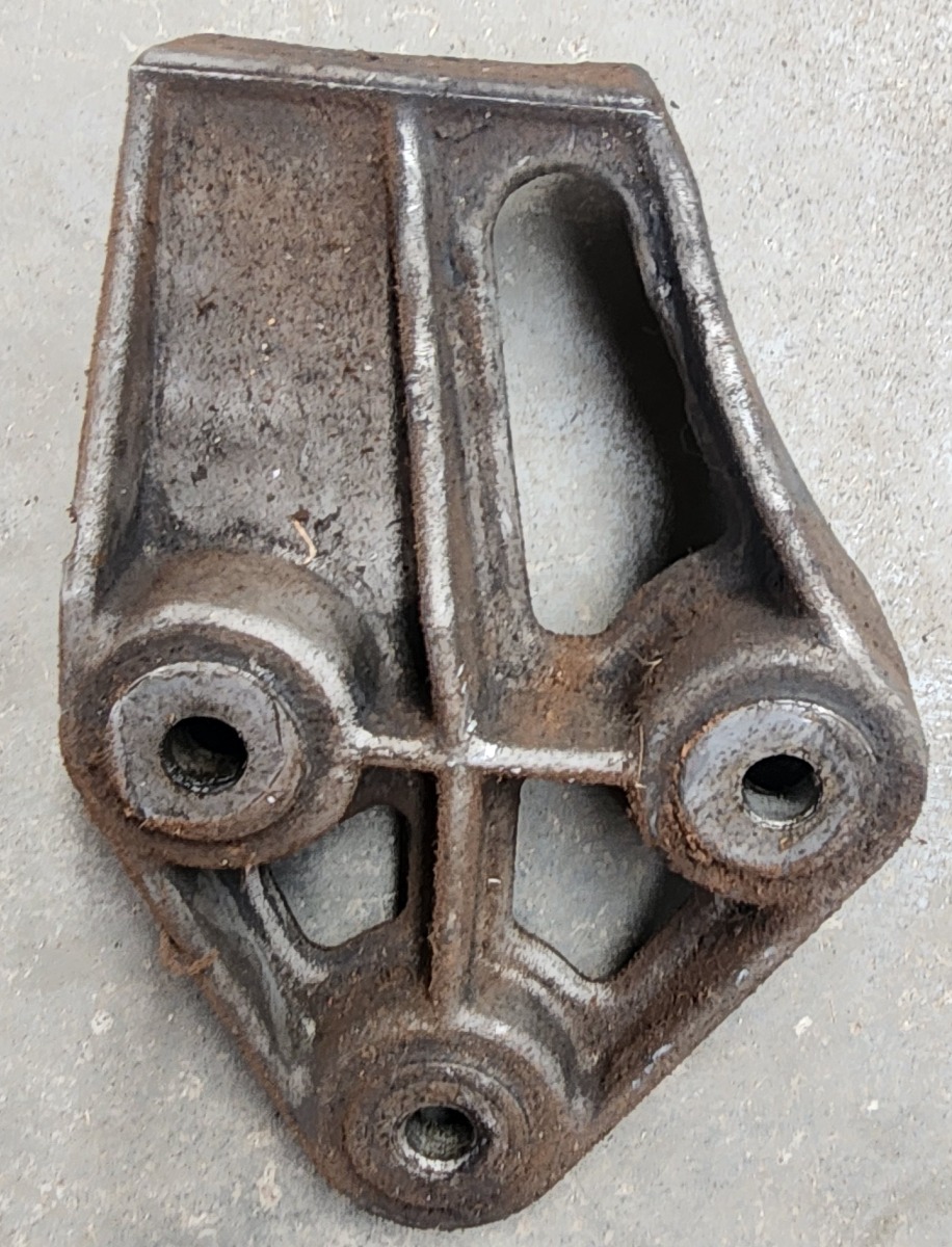LANOS L13 GEARBOX BRACKET