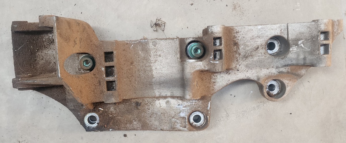 A3 APG ALT-A/C MOUNTING BRACKET