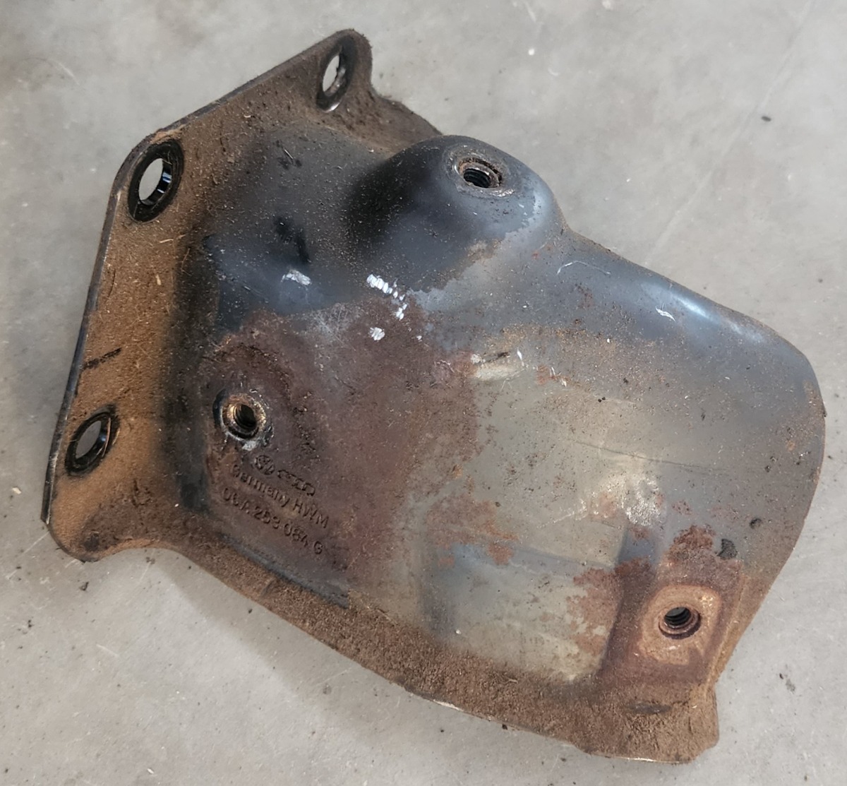 A3 APG LEFT EXHAUST MANIFOLD HEAT SHIELD