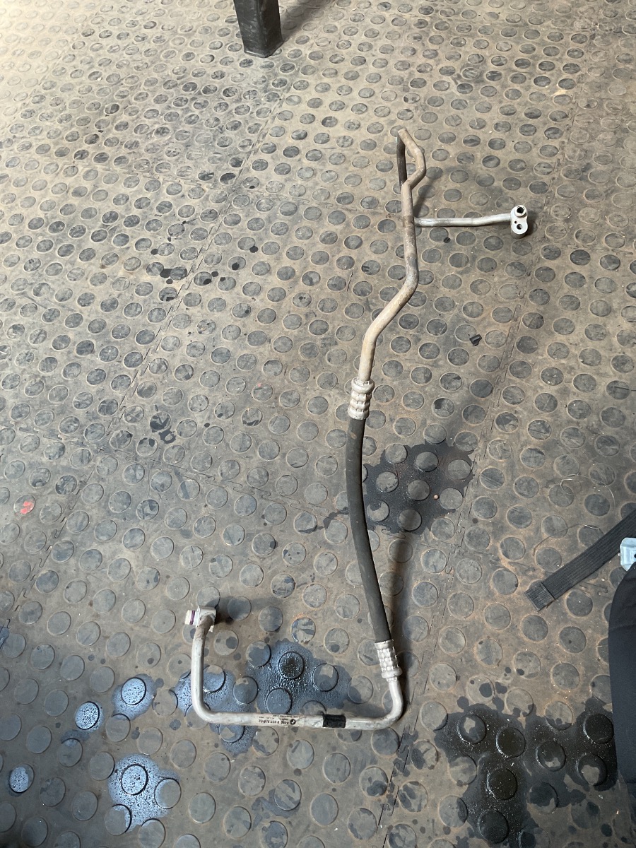 116.I  Refrigerant Discharge Hose
