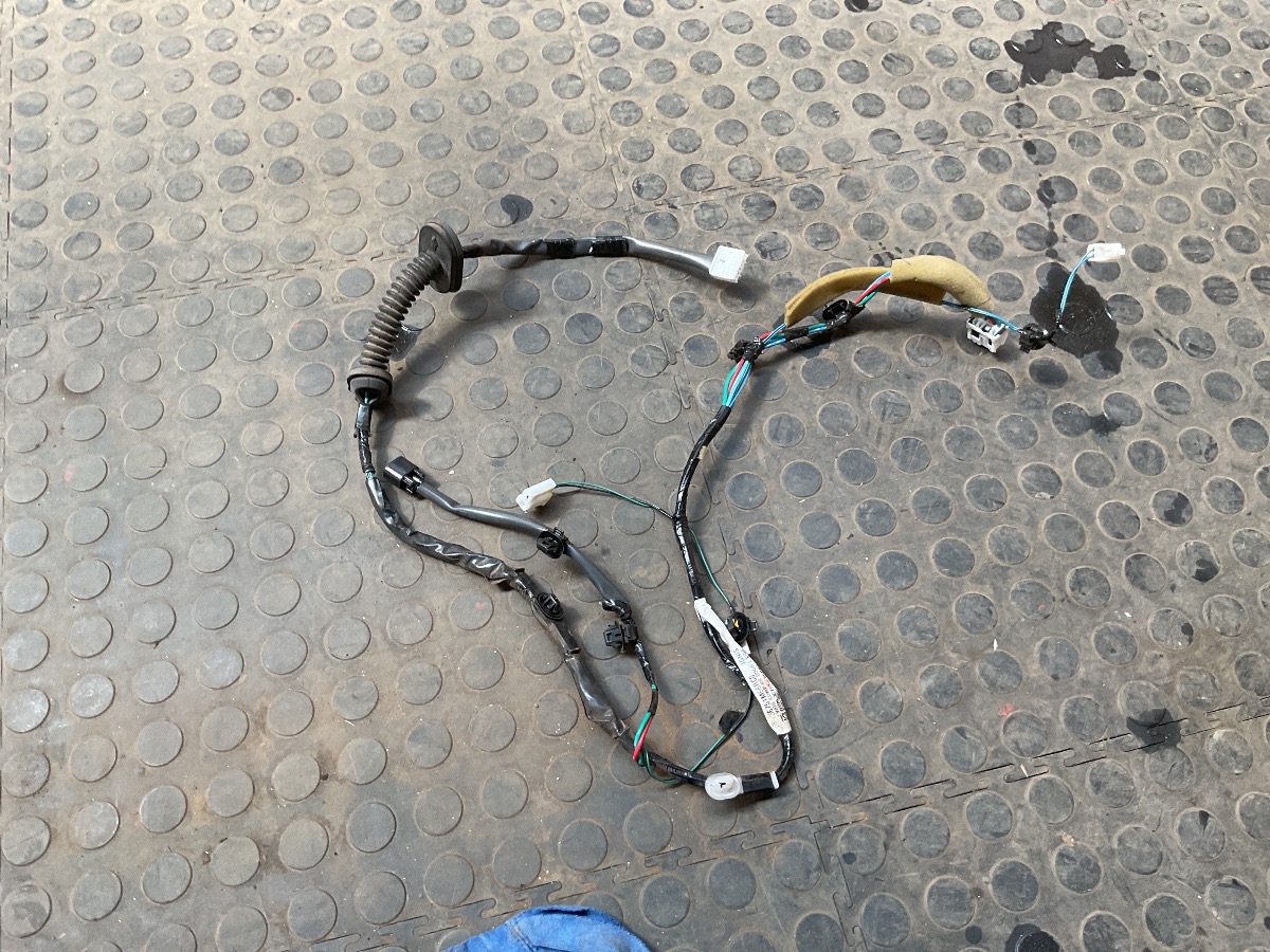 IGNIS FRONT DOOR WIRRING HARNASS