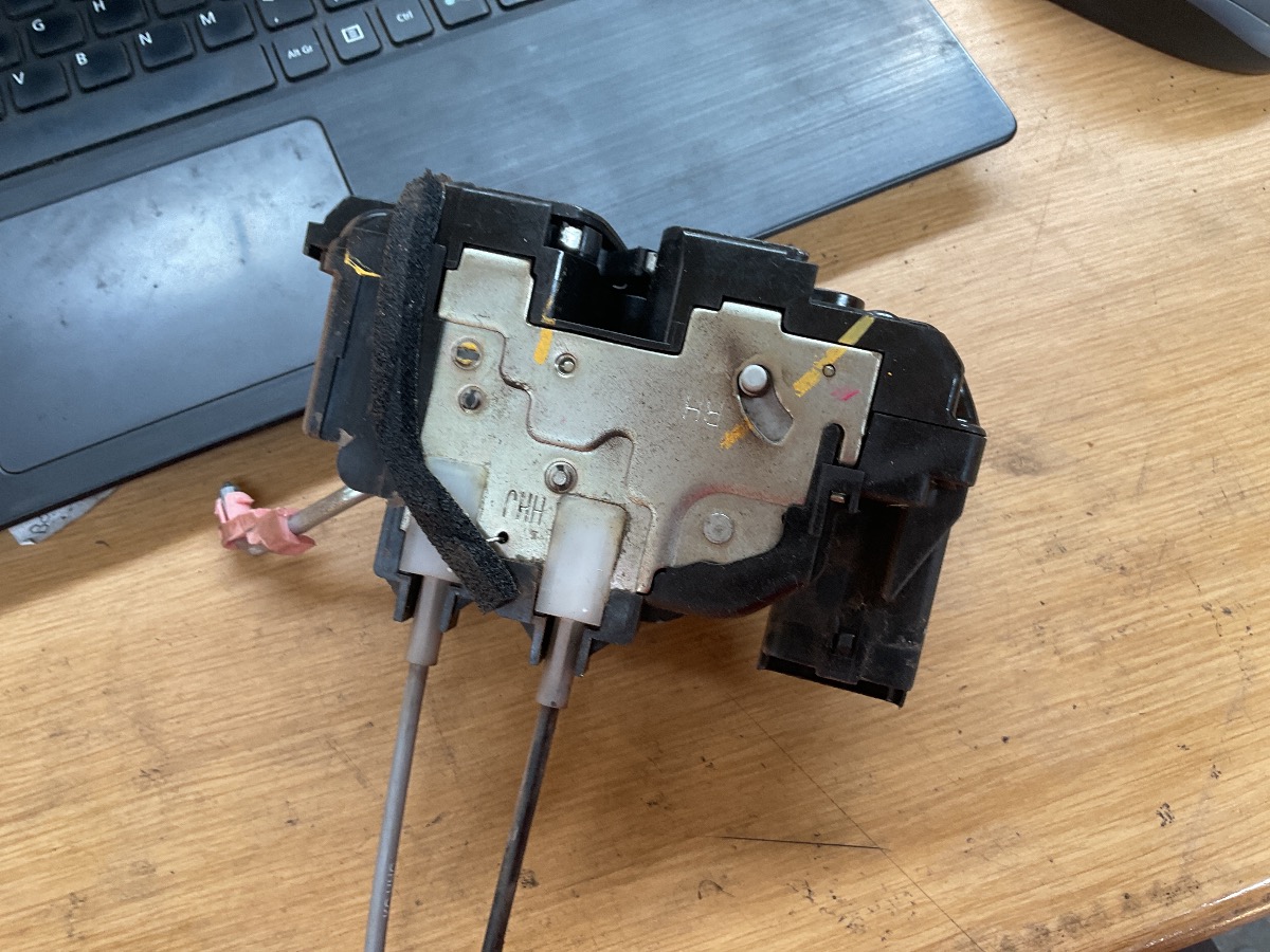 I.20 REAR RIGHT DOOR LOCK