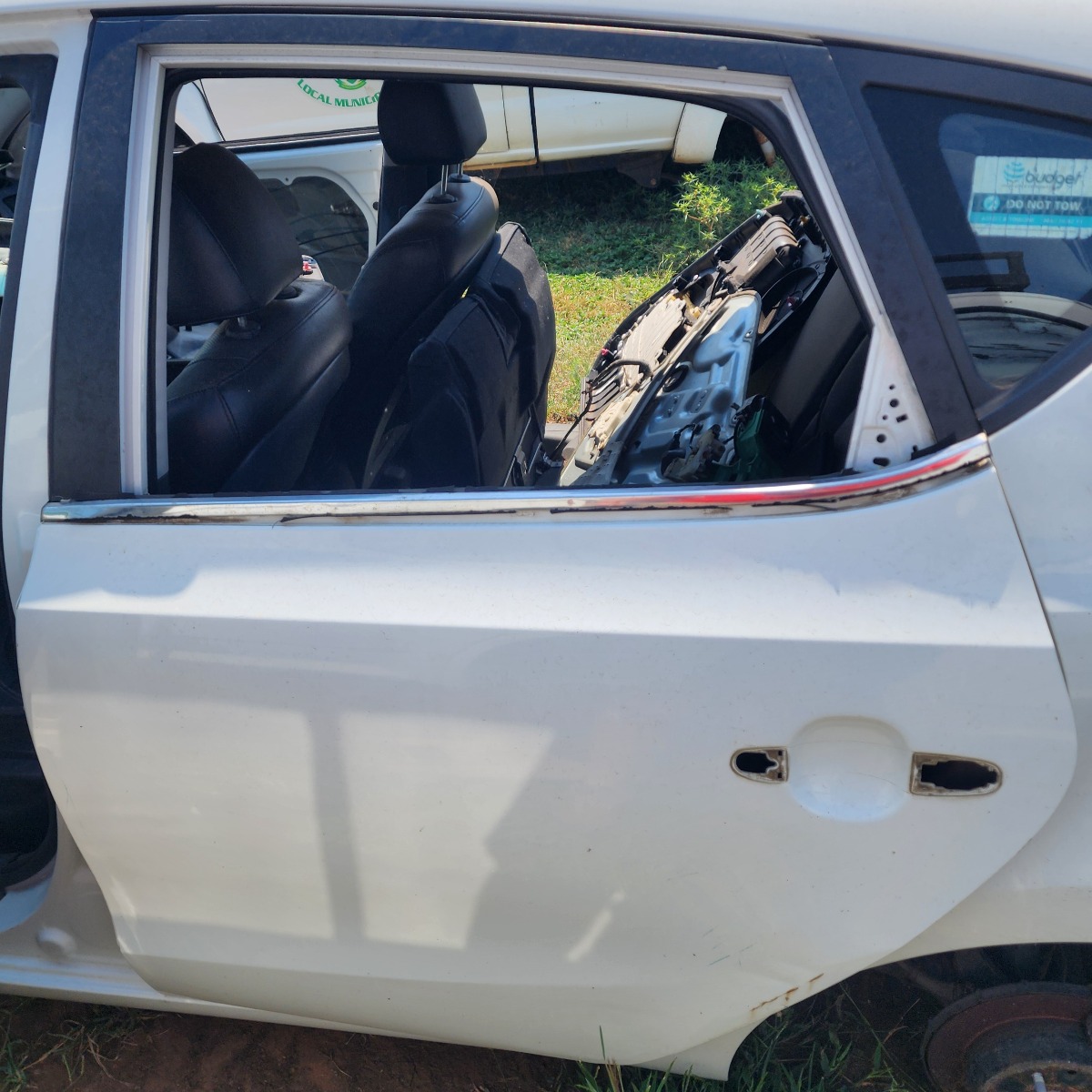 I30 LEFT REAR DOOR (SHELL) MINOR LOWER DAMAGE