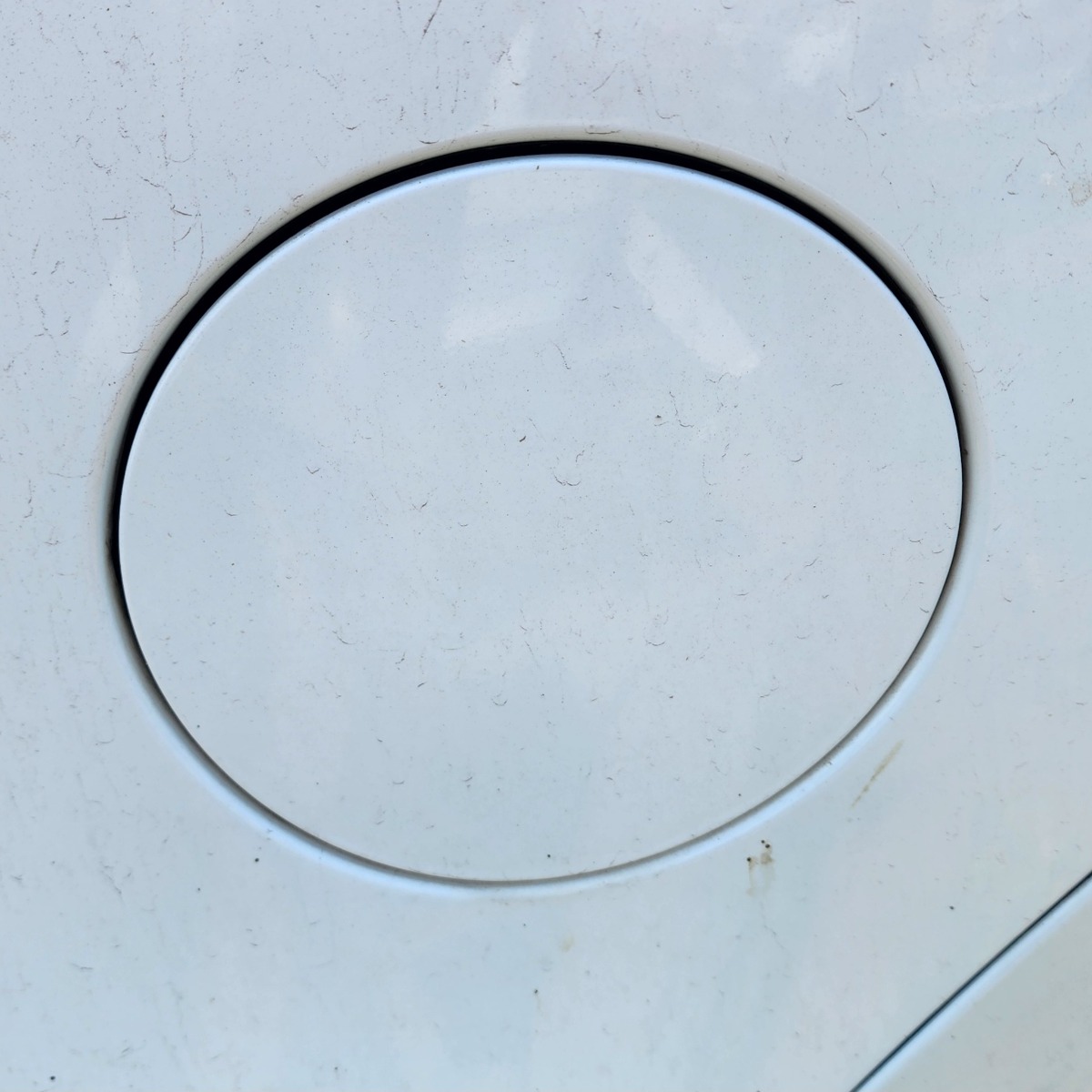 I30 FUEL FLAP