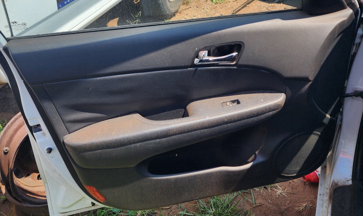I30 LEFT FRONT DOOR PANEL