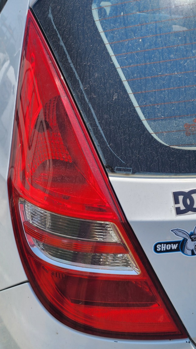 I30 LEFT TAILLIGHT