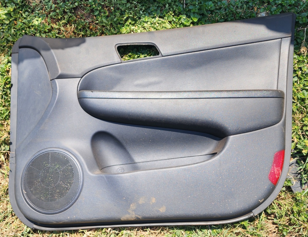 I30 RIGHT FRONT DOOR PANEL