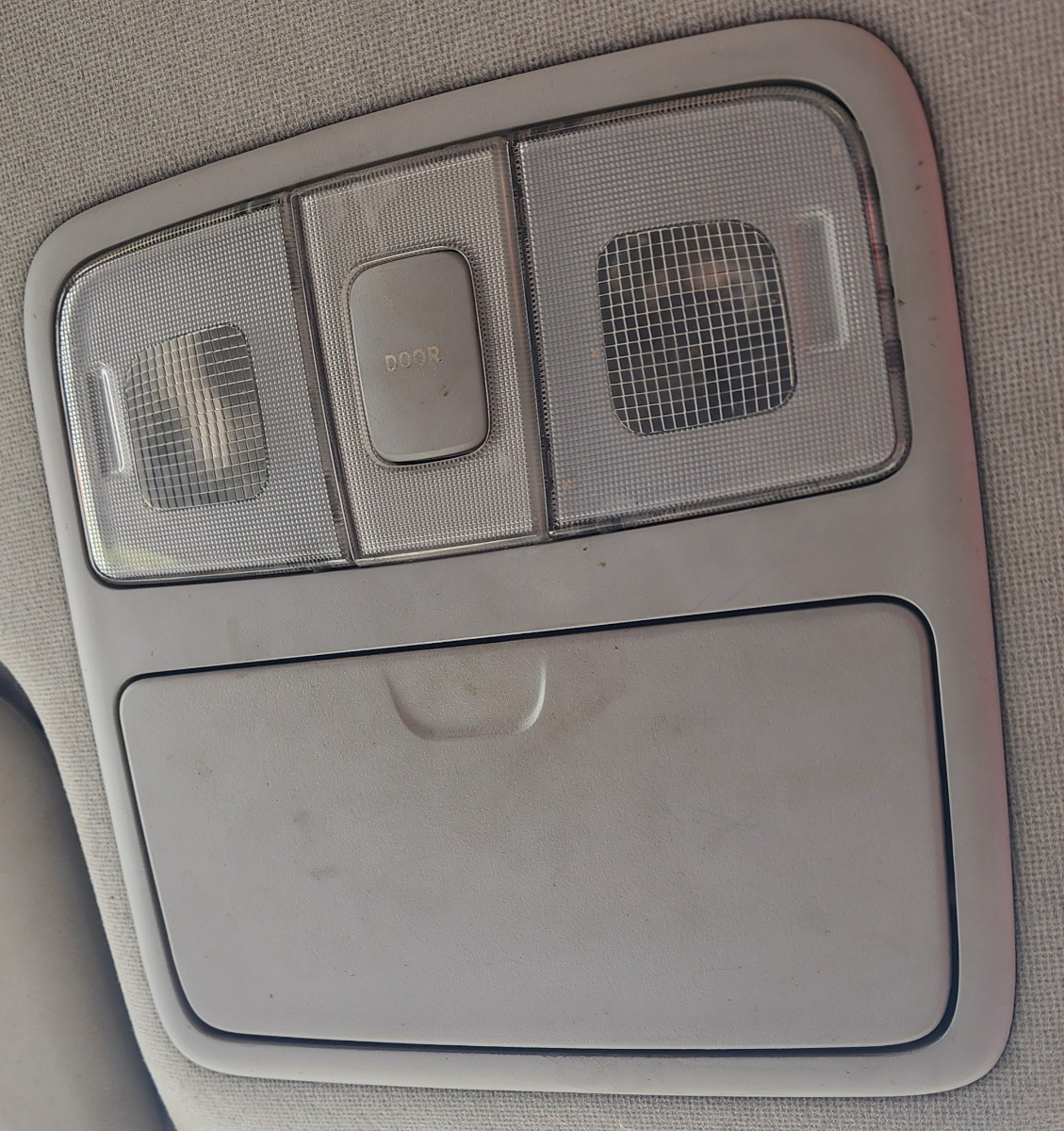 I30 FRONT DOME LIGHT