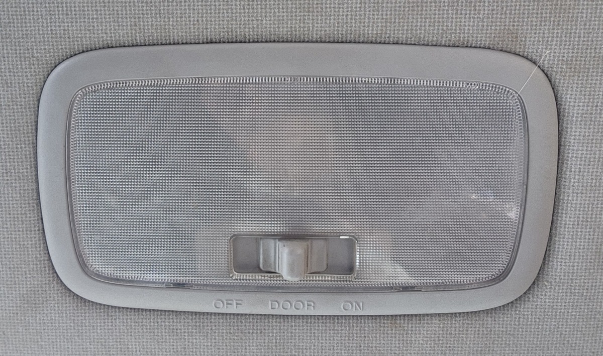 I30 CENTRE DOME LIGHT