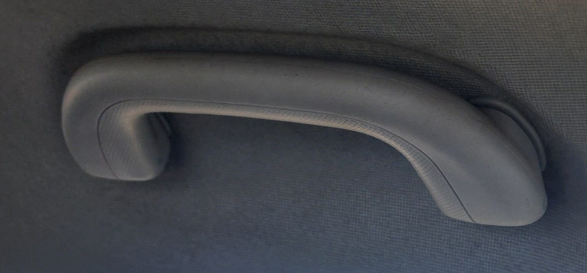 I30 LEFT REAR GRAB HANDLE