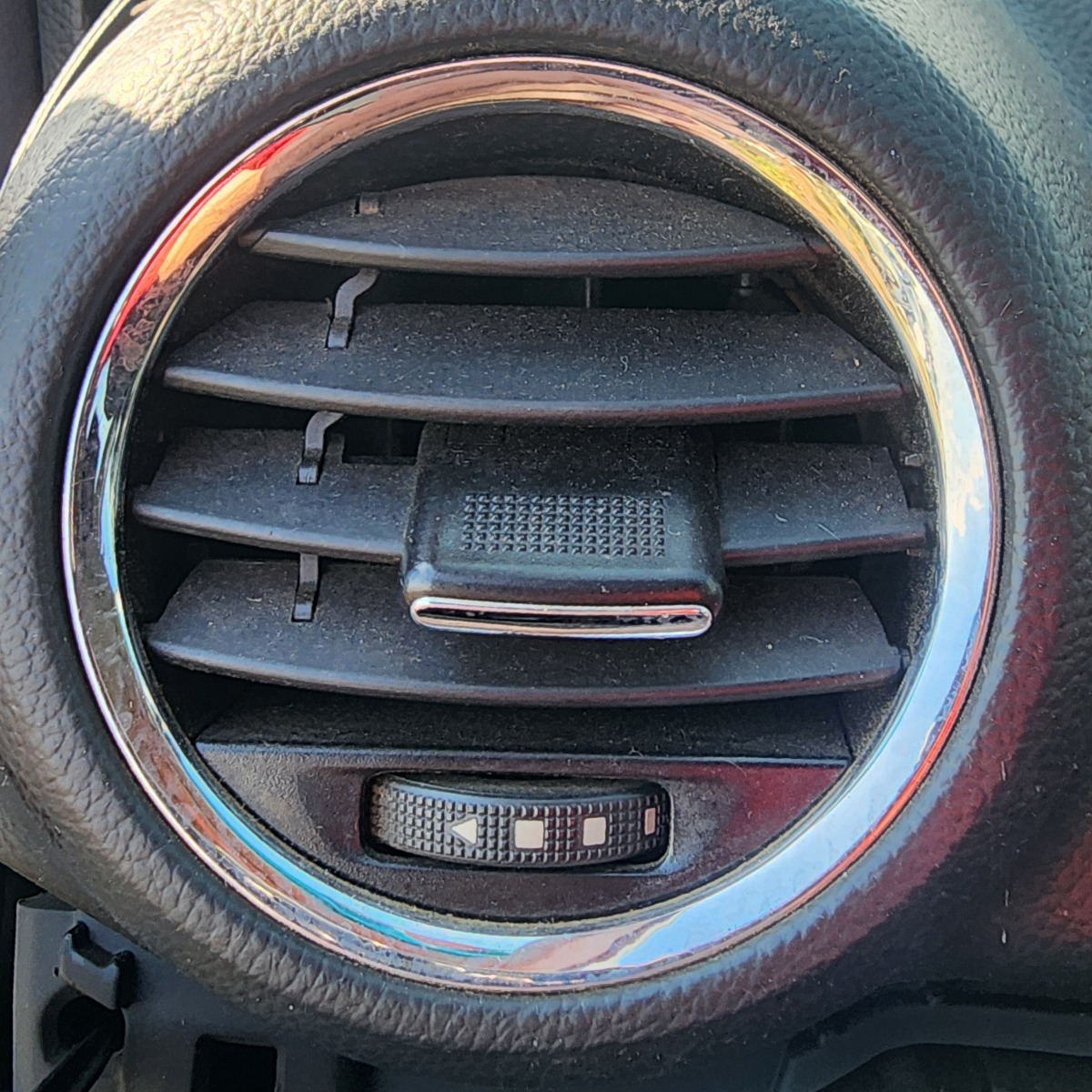 ORLANDO LEFT DASH VENT