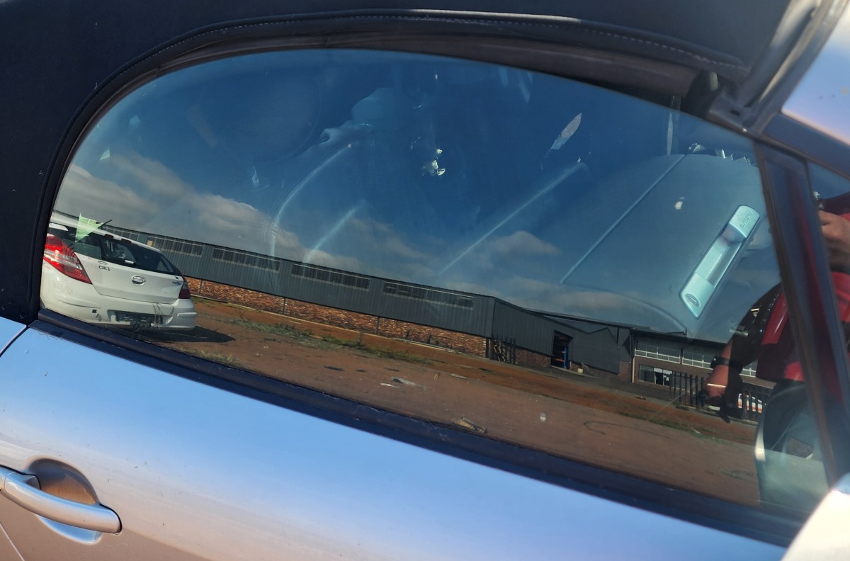 TT MK1 ROADSTER RIGHT DOOR GLASS