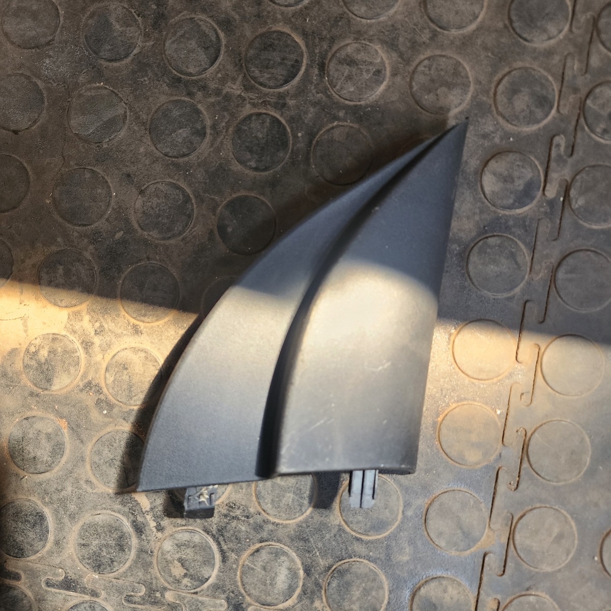 SPORTAGE RIGHT INNER MIRROR TRIM