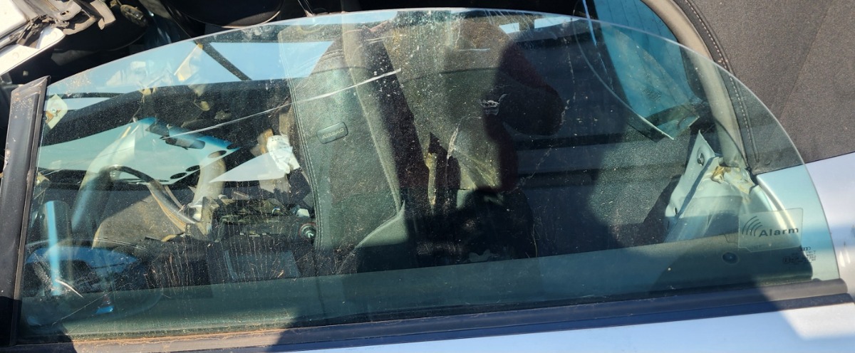 TT LEFT DOOR GLASS