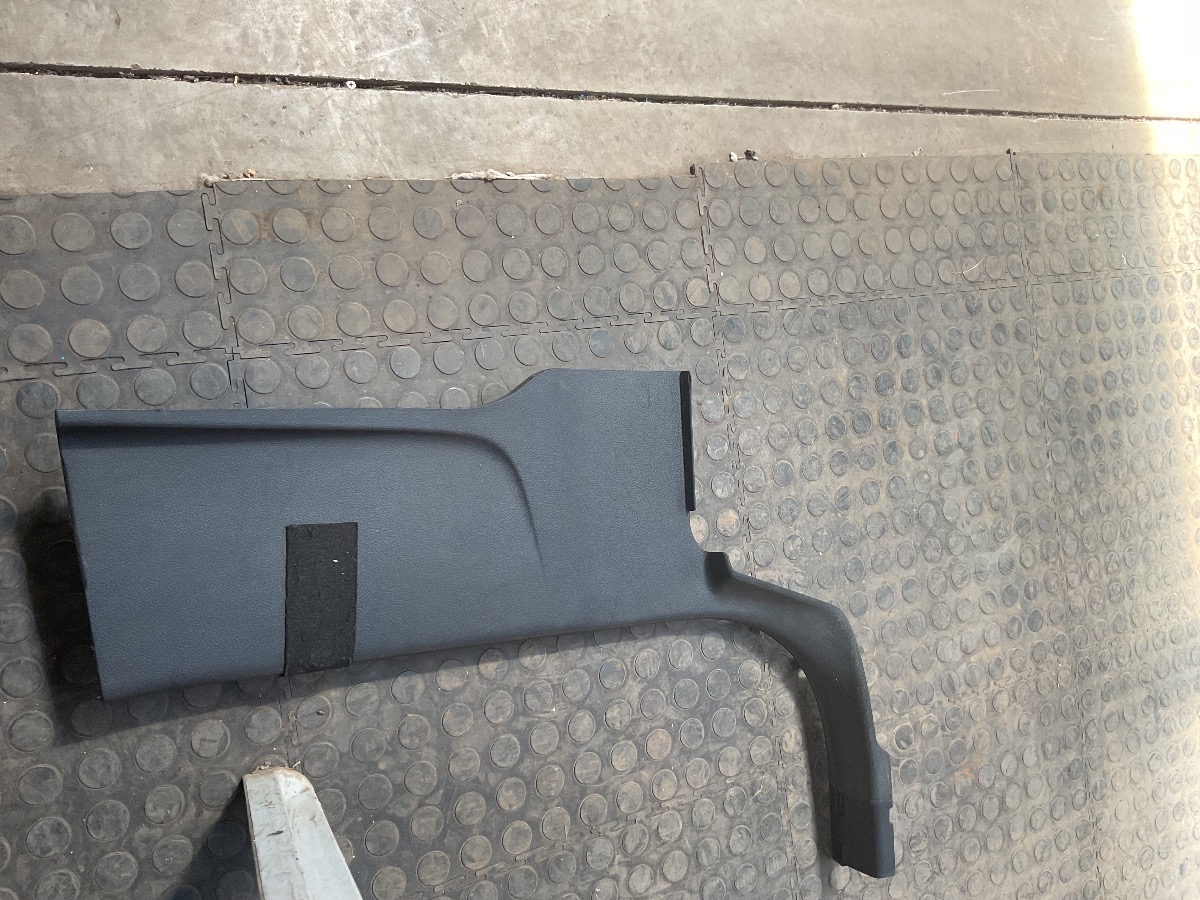 RANGER RIGHT SIDE TRIM
