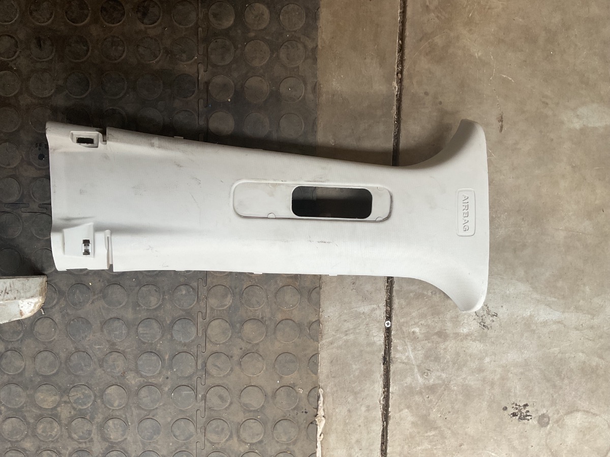 RANGER RIGHT SIDE B PILLAR TRIM