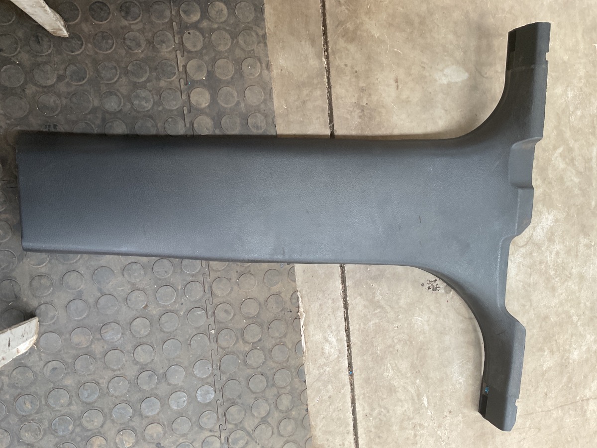RANGER LOWER LAFT SIDE B PILLAR TRIM