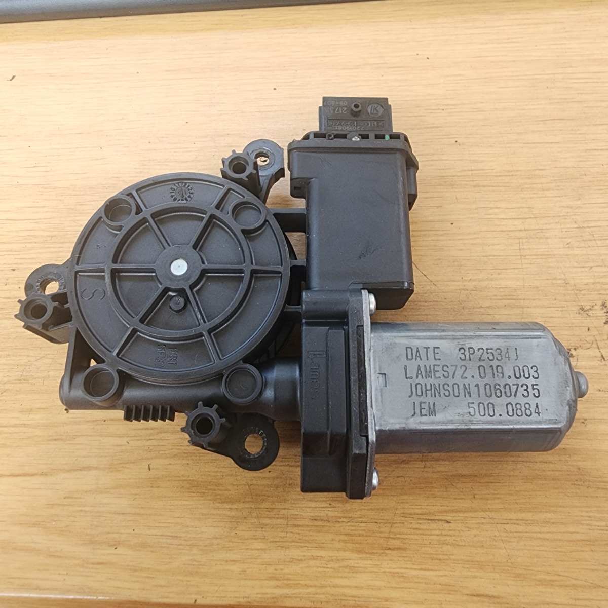 GIULIETTA LEFT FRONT WINDOW MOTOR