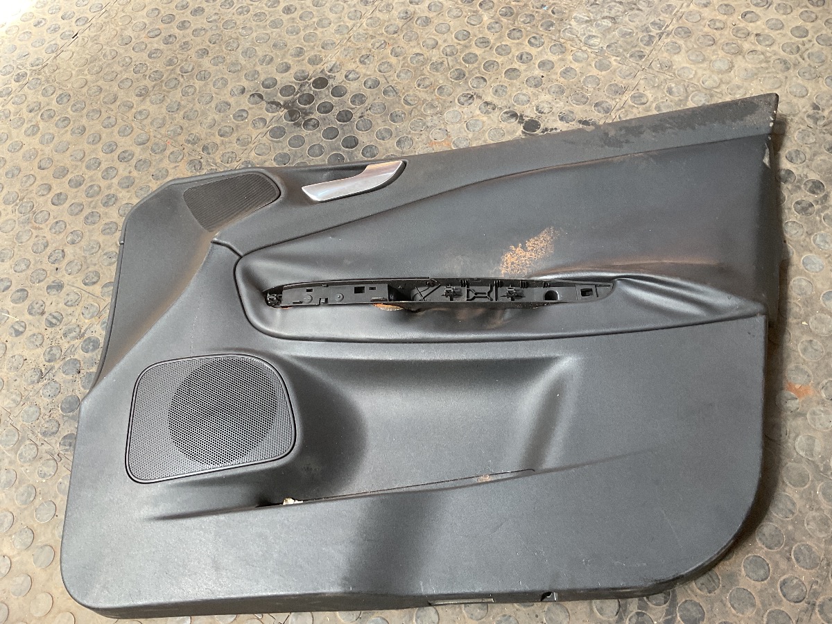GUILETTA FRONT RIGHT DOOR PANNEL