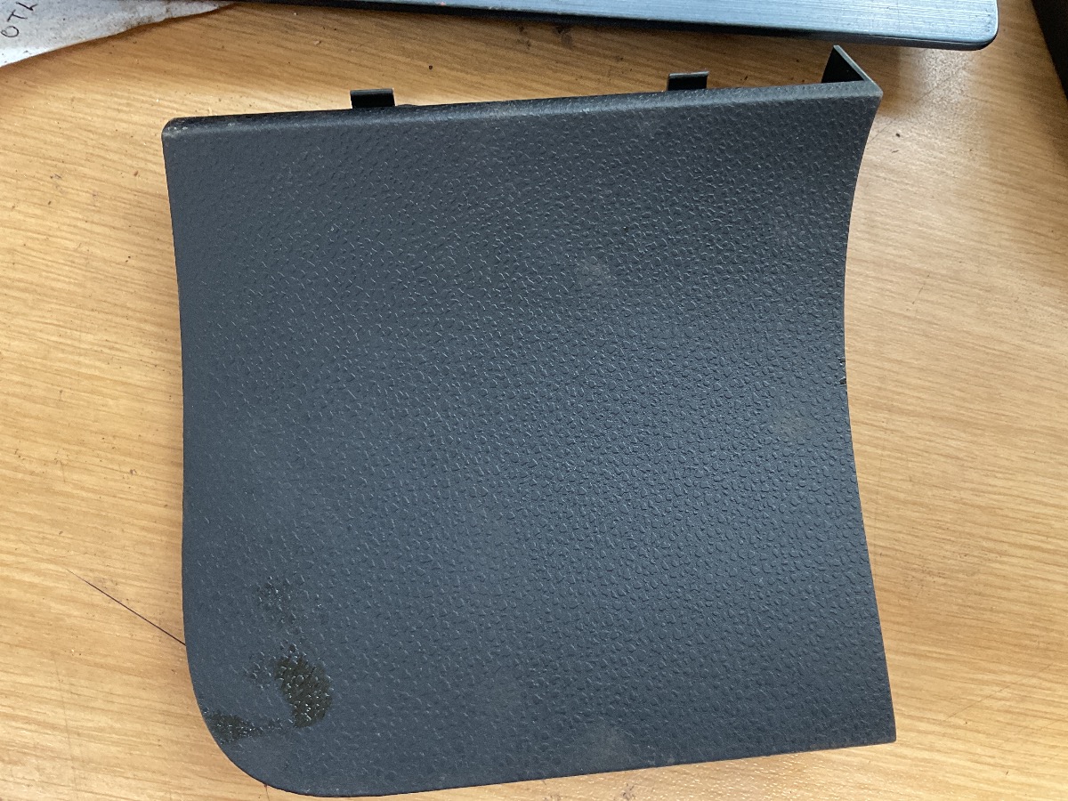 VIVO Dashboard Relay Fuse Box Cover