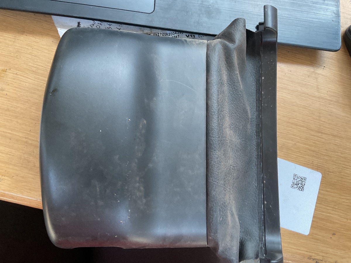 VIVO UPPER STEERING COLUMN COWL