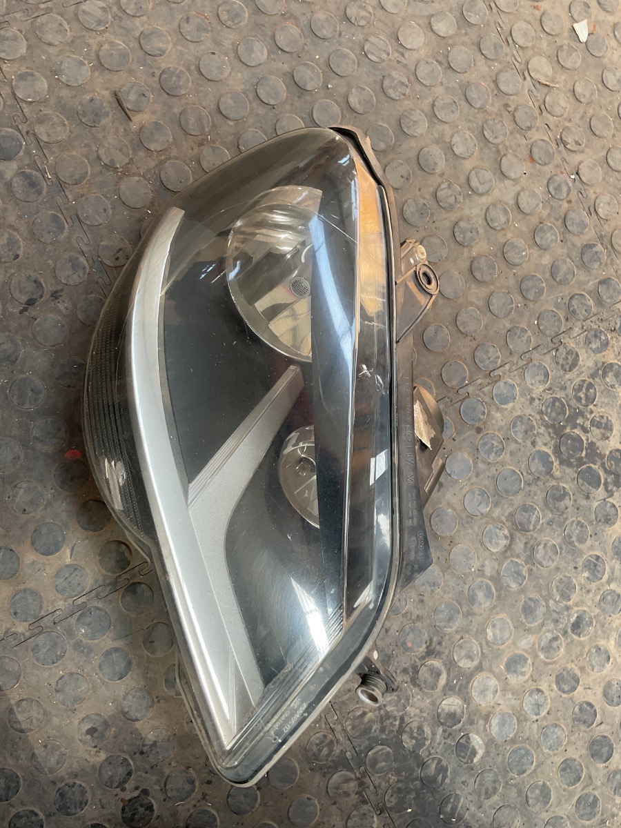 VIVO FRONT RIGHT HEAD LIGHT