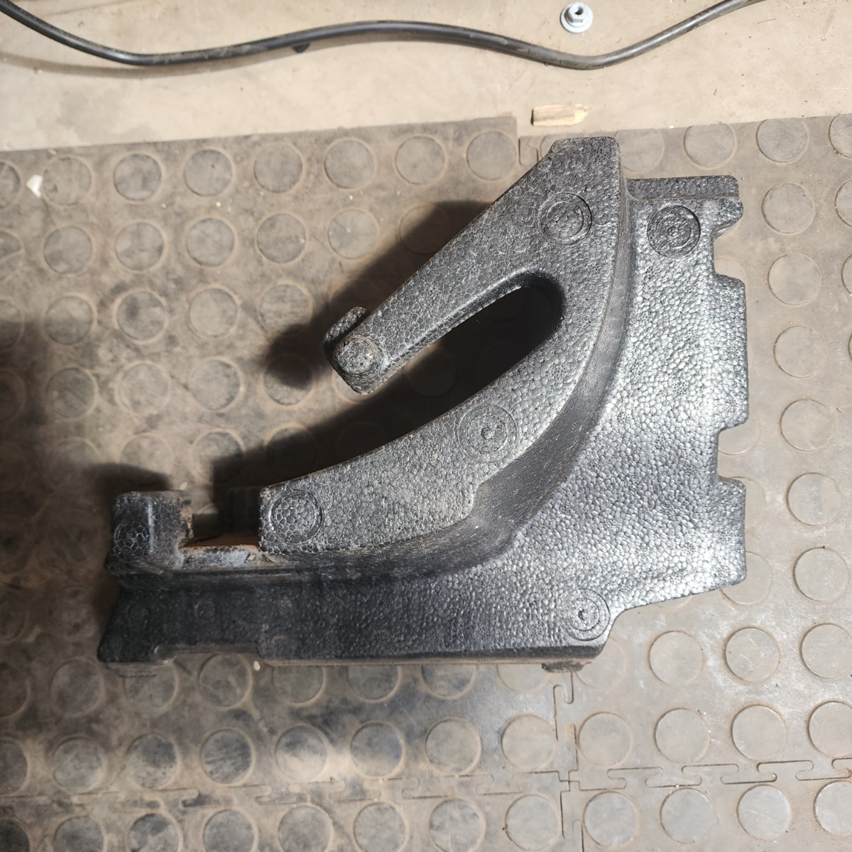 W205 LEFT FRONT DOOR PANEL INSERT