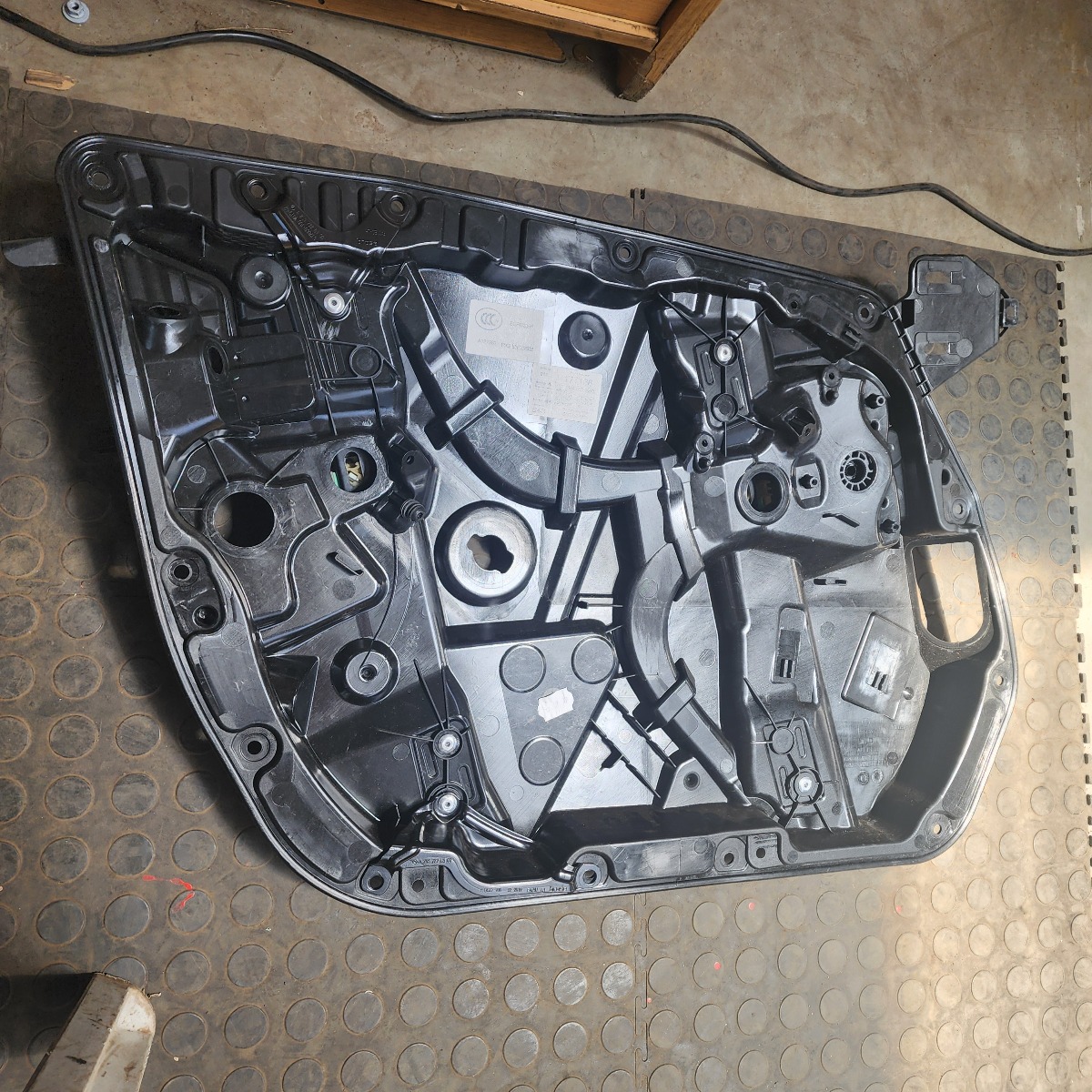 W205 LEFT FRONT WINDOW MECH