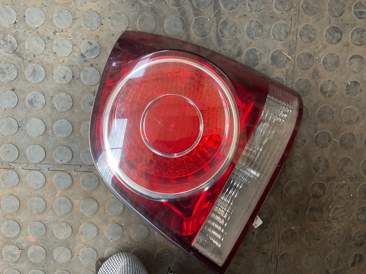 VIVO REAR RIGHT TAILIGHT